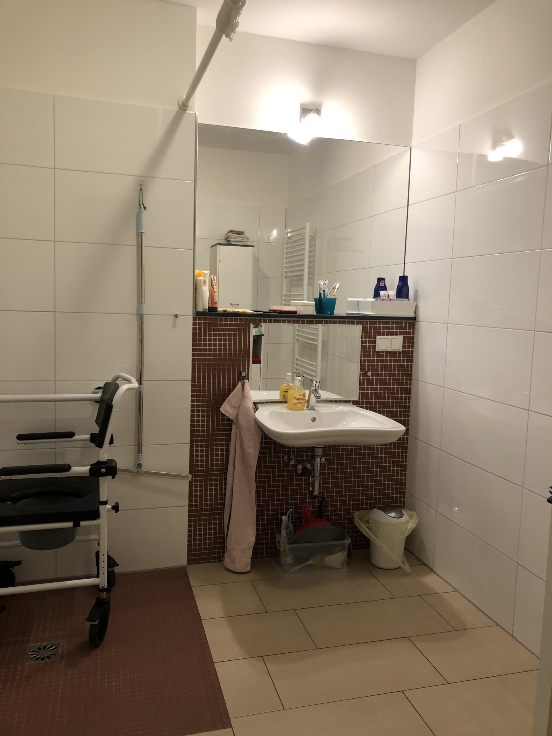 Jedes BewohnerInnenzimmer verfuegt ueber ein eigenes Badezimmer